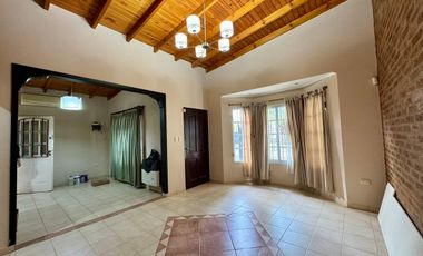 CASA EN VENTA 5 AMBIENTES  ALEJANDRO KORN