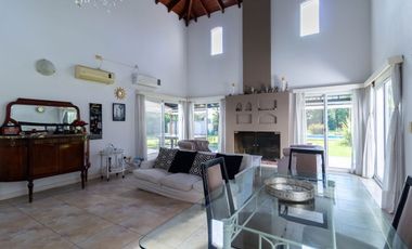Venta Casa de 4 ambientes en Haras El Malacate