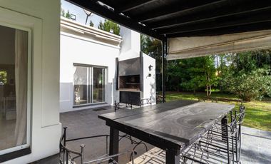Venta Casa de 4 ambientes en Haras El Malacate