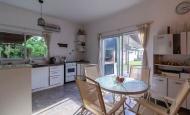 Venta Casa de 4 ambientes en Haras El Malacate