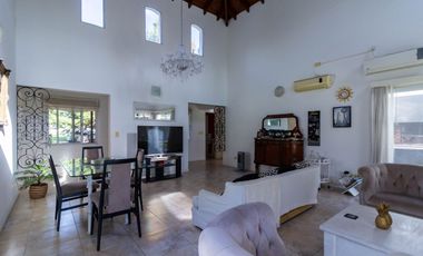 Venta Casa de 4 ambientes en Haras El Malacate