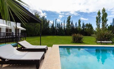 Venta Casa de 4 ambientes en Haras El Malacate