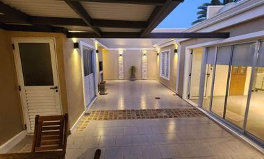 Casa en venta en Ezpeleta Este