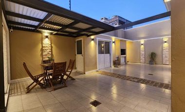 Casa en venta en Ezpeleta Este