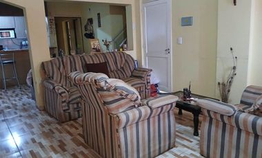 Casa de 5 dormitorios. Se recibe Permuta. Chimbas