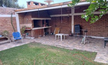 Casa de 5 dormitorios. Se recibe Permuta. Chimbas