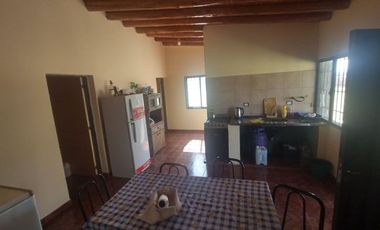 Finca de 78 hectareas con 3 cabañas. Albardon