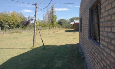 Finca de 78 hectareas con 3 cabañas. Albardon