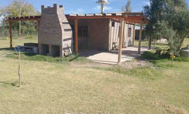Finca de 78 hectareas con 3 cabañas. Albardon