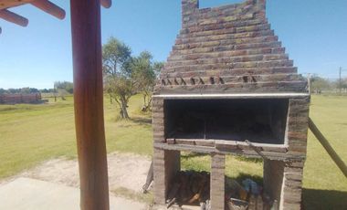 Finca de 78 hectareas con 3 cabañas. Albardon