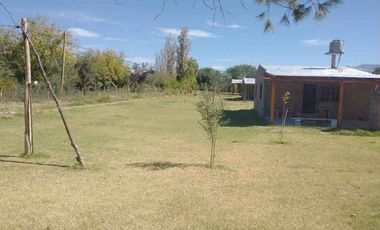 Finca de 78 hectareas con 3 cabañas. Albardon