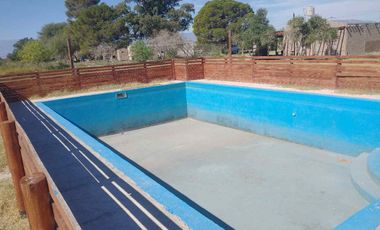 Finca de 78 hectareas con 3 cabañas. Albardon