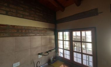 Finca de 78 hectareas con 3 cabañas. Albardon