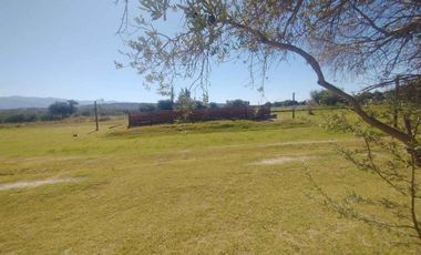 Finca de 78 hectareas con 3 cabañas. Albardon