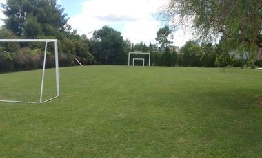 CASA 5 AMBIENTES PERMUTA PILETA QUINCHO PARRILLA