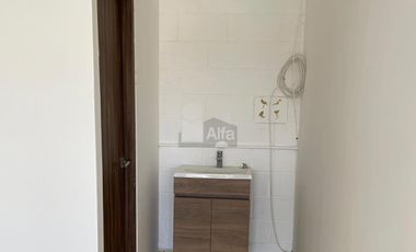 Local en Renta En Querétaro, El Condado Corregidora, en Plaza Comercial