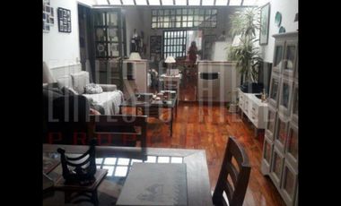 VENTA COMODA CASA 3 AMBIENTES EN LOS ROBLES AL 100. DON BOSCO