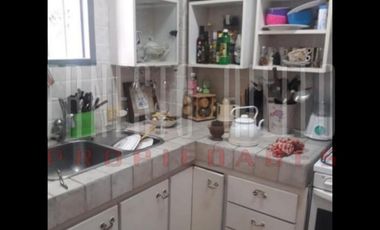 VENTA COMODA CASA 3 AMBIENTES EN LOS ROBLES AL 100. DON BOSCO
