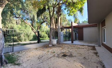 VENTA - CASA 2 HABITACIONES - ZONA SINDICATO DE COMERCIO
