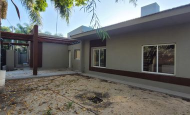 VENTA - CASA 2 HABITACIONES - ZONA SINDICATO DE COMERCIO