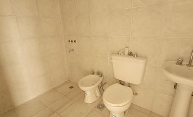 VENTA - CASA 2 HABITACIONES - ZONA SINDICATO DE COMERCIO