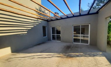 VENTA - CASA 3 HABITACIONES - ZONA SINDICATO DE COMERCIO