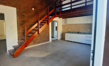 VENTA - CASA 3 HABITACIONES - ZONA SINDICATO DE COMERCIO