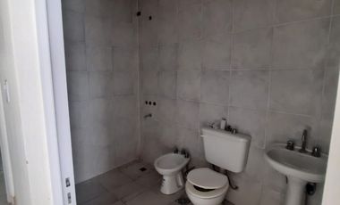 VENTA - CASA 3 HABITACIONES - ZONA SINDICATO DE COMERCIO