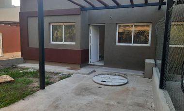 VENTA - CASA 3 HABITACIONES - ZONA SINDICATO DE COMERCIO