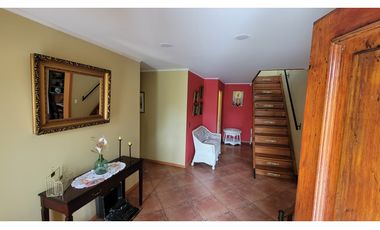 Venta Parcela con casa 5D 4B, piscina San Esteban.