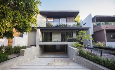 Casa de Lujo en Venta en Valle Real