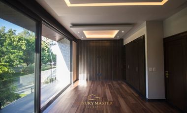 Casa de Lujo en Venta en Valle Real
