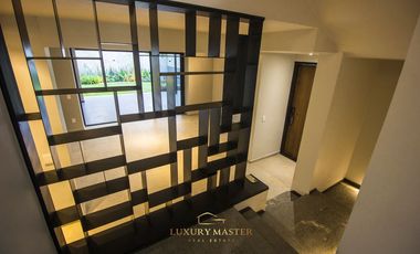 Casa de Lujo en Venta en Valle Real