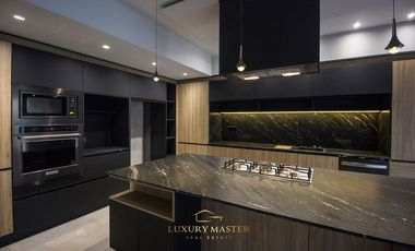 Casa de Lujo en Venta en Valle Real