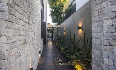 Casa de Lujo en Venta en Valle Real