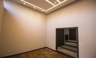 Casa de Lujo en Venta en Valle Real