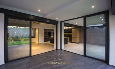 Casa de Lujo en Venta en Valle Real