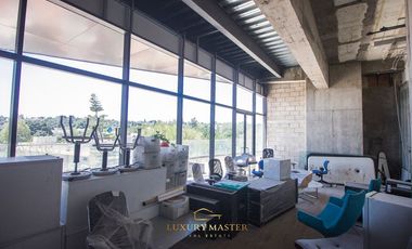 Oficina de Lujo en Colinas de San Javier en Venta