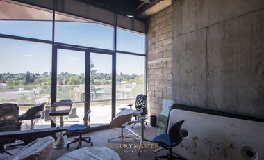 Oficina de Lujo en Colinas de San Javier en Venta