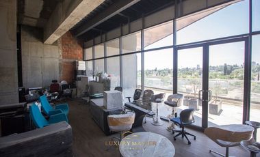 Oficina de Lujo en Colinas de San Javier en Venta