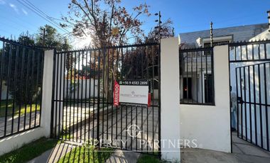 Amplia casa de 2 pisos en exclusivo barrio residencial, Quinta Margarita, Ovalle