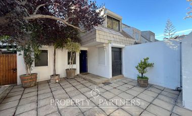 Amplia casa de 2 pisos en exclusivo barrio residencial, Quinta Margarita, Ovalle