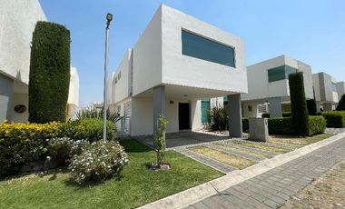 Casa en venta en Cacalomacan, Fraccionamiento EL PEDREGAL