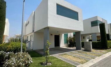 Casa en venta en Cacalomacan, Fraccionamiento EL PEDREGAL