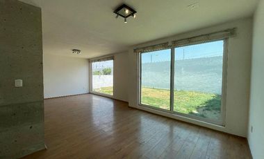 Casa en venta en Cacalomacan, Fraccionamiento EL PEDREGAL