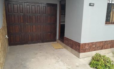 Casa tres ambientes. Apto Credito. Permuta.