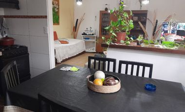 Casa tres ambientes. Apto Credito. Permuta.