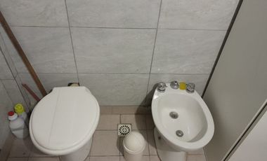 Casa tres ambientes. Apto Credito. Permuta.
