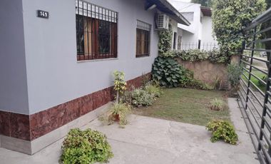 Casa tres ambientes. Apto Credito. Permuta.