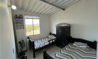 SE ARRIENDA APARTAMENTO EN CONJUNTO CERRADO, SANTA MARTA